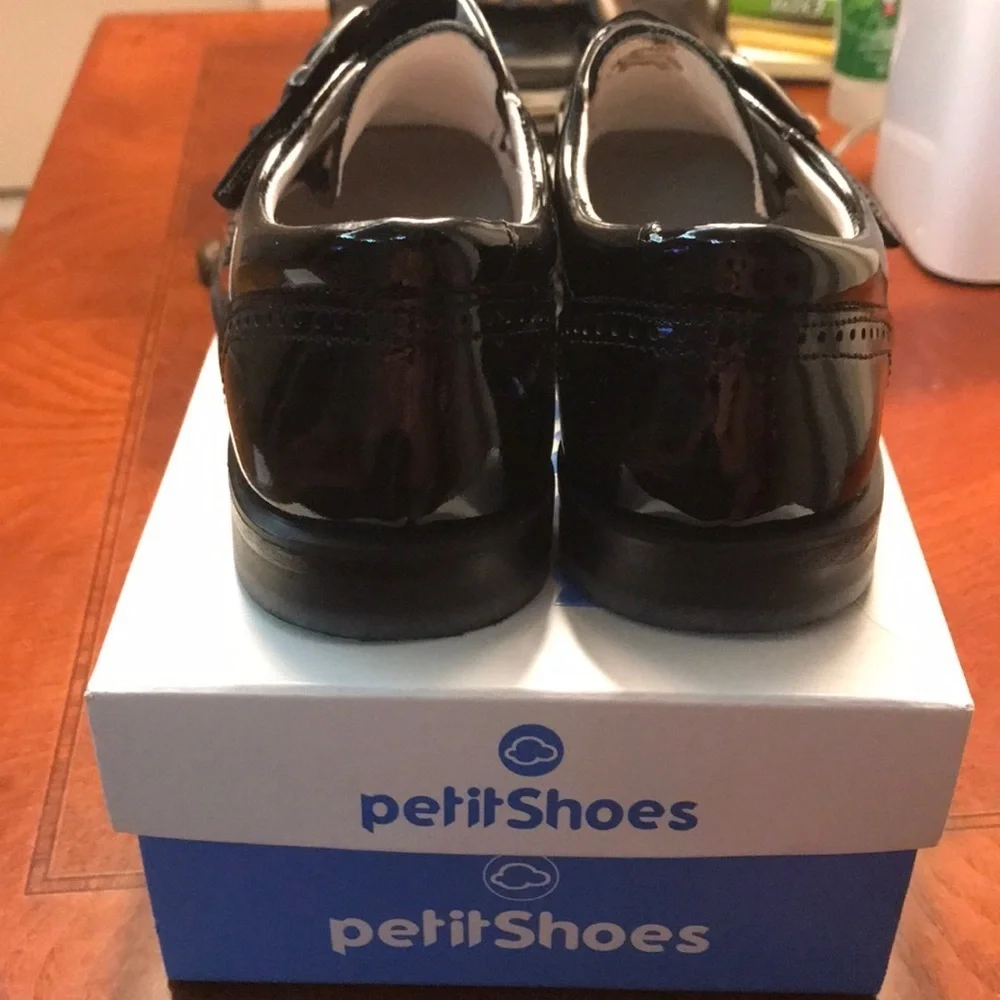 Petite Shoes Sz 29